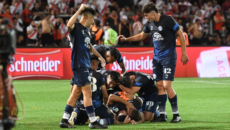 La Lepra y una versión a repetir. Foto: ALF PONCE MERCADO / MDZ