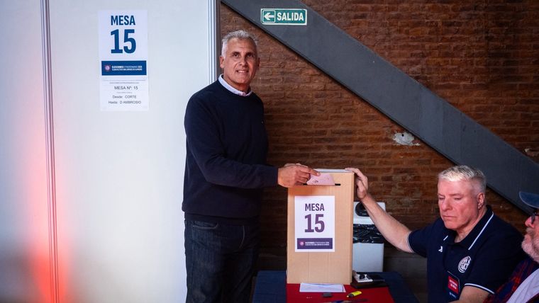 San Lorenzo tiene nuevo presidente y un escenario complejo por delante.