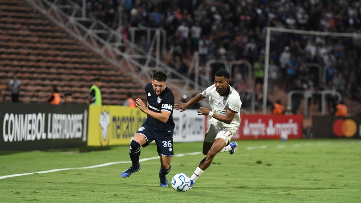 Independiente Rivadavia hizo lo que tenía que hacer: ganó en su debut internacional