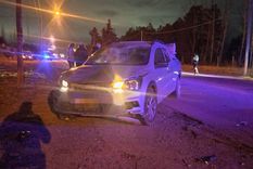 Así quedó la camioneta tras el accidente que produjo la muerte de una ciclista en la ruta 82. Así quedó la camioneta tras el accidente que produjo la muerte de una ciclista en la ruta 82.