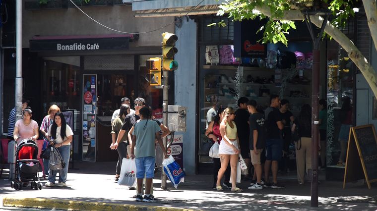 Una de las esquinas principales del centro. Una de las esquinas principales del centro.