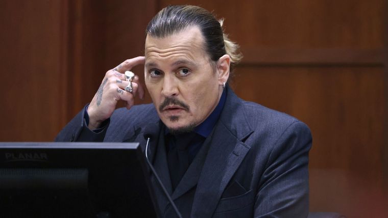 Las especulaciones no paran de crecer desde la llegada de Johnny Depp a Punta del Este, esto debido a la vinculación que hacen algunos internautas por los recurrentes guiños de Mauro Icardi en sus historias de Instagram. Foto: Captura TV