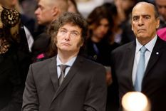 Javier Milei, junto a Karina Milei y Guillermo Francos. Foto: Reuters