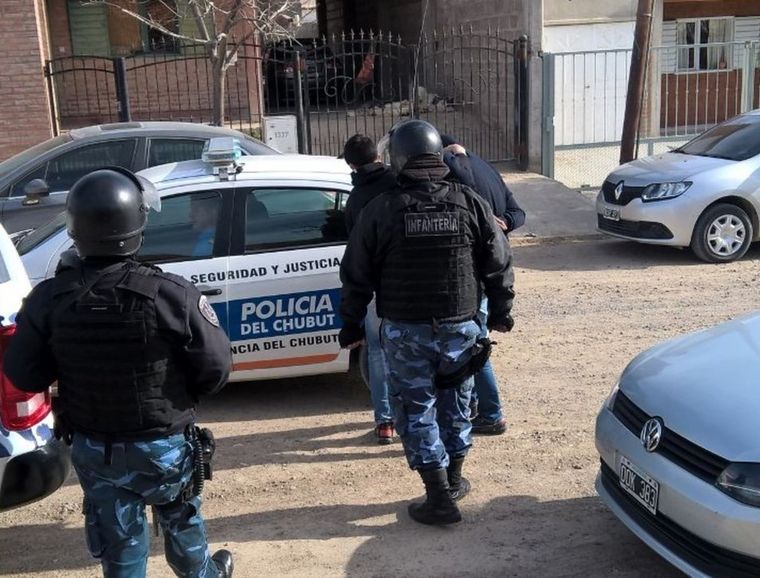 Efectivos policiales lograron atraparlos tras varios allanamientos