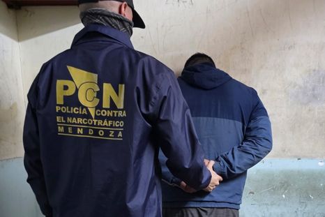 Dos personas fueron aprehendidas durante el operativo. Dos personas fueron aprehendidas durante el operativo.