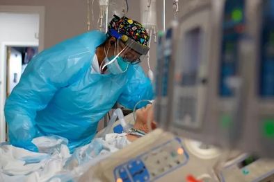 MDZol | Los hospitales de EE.UU. han informado que el aumento de pacientes infectados ha aumentado en gran medida la presión sobre las instalaciones que ya estaban abrumadas por la pandemia. Foto: GETTY IMAGES