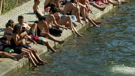 Una ola de calor vuelve a golpear duro a España, con peligros varios. Foto Efe