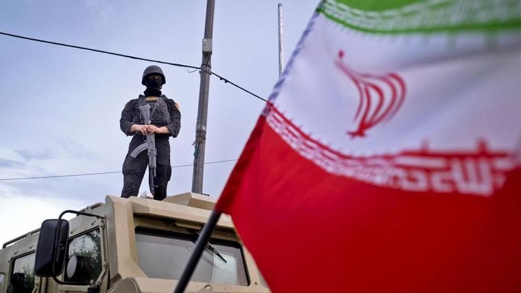 Los servicios de seguridad iraníes vigilan de cerca una concentración religiosa estatal en Teherán a principios de mayo.