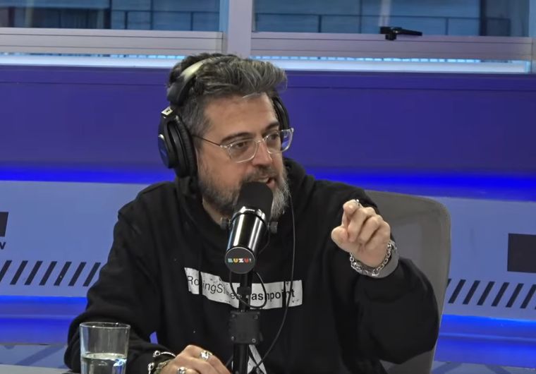 El periodista reveló que usa más una vez el mismo calzoncillo. El periodista reveló que usa más una vez el mismo calzoncillo.