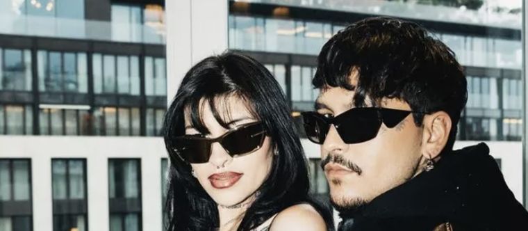 Además de ser amantes de la música, esta pareja de artistas es apasionada por la moda Foto: @cazzu