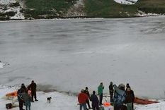 Los niños quisieron patinar en el dique congelado y murieron