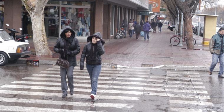 Hoy seguirá nublado y con probabilidad de lloviznas aisladas. Foto: Archivo/Mediamza.com
