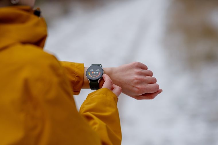 La detecci&oacute;n de pl&aacute;stico en este smartwatch se basa en tecnolog&iacute;a &oacute;ptica avanzada de wearables.