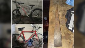 Las bicicletas y la barreta secuestradas a los menores de edad que cayeron por el intento de robo a una vivienda. Las bicicletas y la barreta secuestradas a los menores de edad que cayeron por el intento de robo a una vivienda.