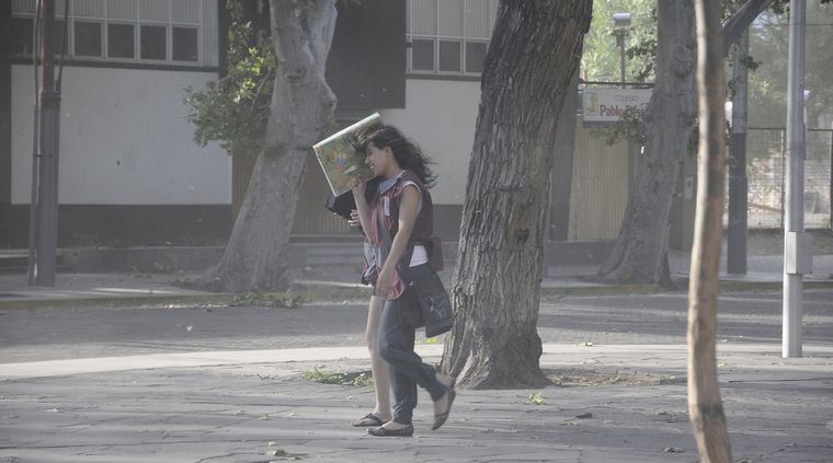 Podría haber viento Zonda en precordillera durante las últimas horas del sábado