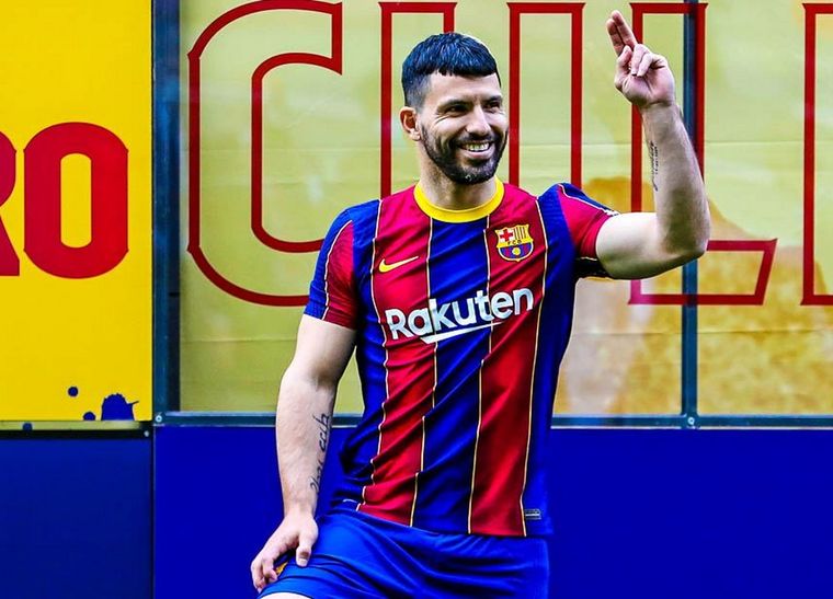 El Kun llegó al Barcelona y Leo se fue a París Foto: FC Barcelona