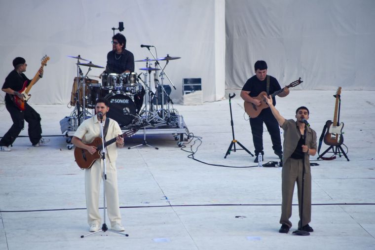 Campedrinos en acción en la última noche de la Fiesta Nacional de la Vendimia. Campedrinos en acción en la última noche de la Fiesta Nacional de la Vendimia. 