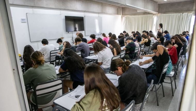 El sábado los alumnos de primaria rinden a las 9. Foto: UNCuyo
