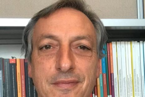 El economista estaba amordazado y con las manos atadas, al momento de ser hallado en su departamento. El economista estaba amordazado y con las manos atadas, al momento de ser hallado en su departamento.