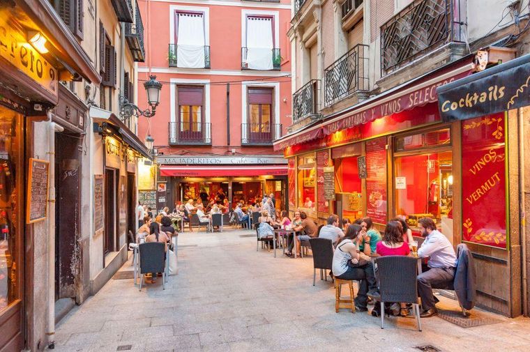 La hostelería en España -y en especial en grandes ciudades como Madrid o Barcelona- cuenta en gran parte con trabajadores extranjeros.