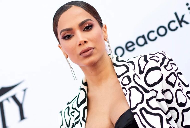 Anitta nos enseña los trajes más chic para todas Foto: La Opinion