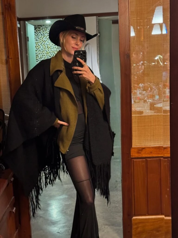 Anita Espasandín triunfó con estilo cowboy chic en su escapada a Carmelo con Benjamín Vicuña. Anita Espasandín triunfó con estilo cowboy chic en su escapada a Carmelo con Benjamín Vicuña.