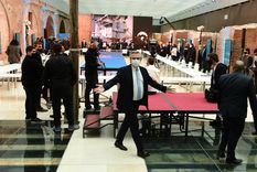 Alberto Fernández encabezó hoy un acto por el cierre la renegociación de la deuda con gobernadores y legisladores. Foto: Télam