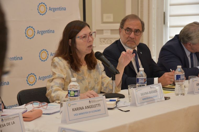 Silvina Batakis se reunió con 20 ejecutivos de Wall Street. Foto: Twitter de Jorge Argüello
