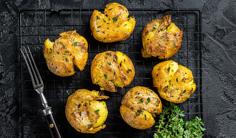 Aunque es sencilla, la receta logra un resultado gourmet con técnicas básicas de cocción y horneado.