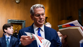 Scott Bessent considera que el entendimiento entre Estados Unidos e Irán arrojará un acuerdo a corto plazo, lo que impulsó una baja del precio del petróleo.&nbsp;