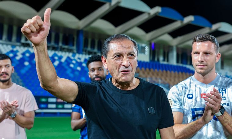 El Riojano tiene una difícil tarea con el elenco carioca. Foto: @alhilal