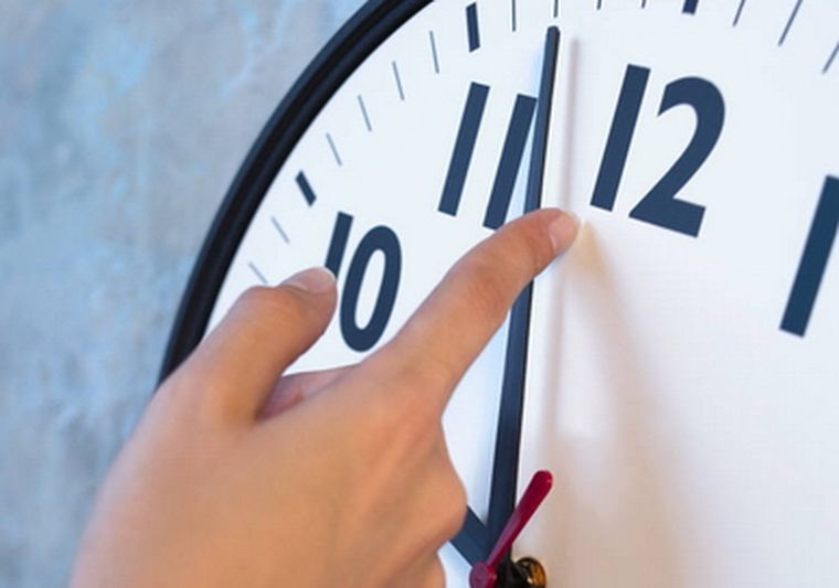 Por disposición de la Nación, en octubre se volvería a correr el huso horario. Foto: web