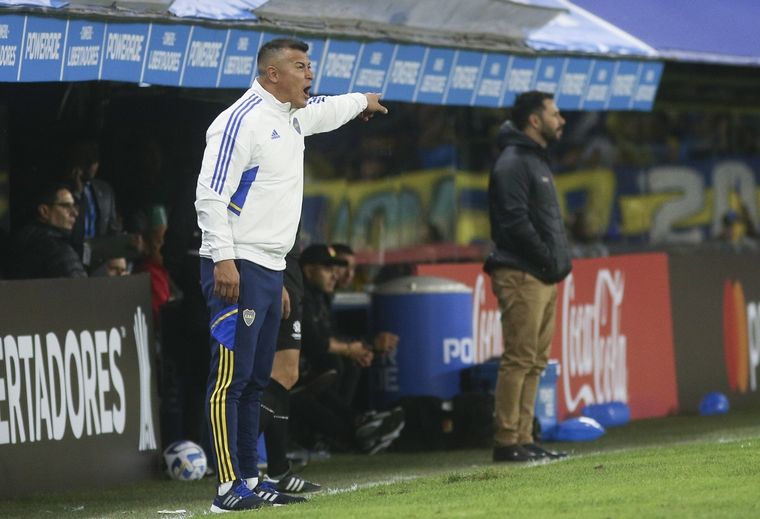 Almirón habló de la reacción de la Bombonera. Foto: NA