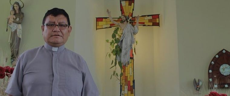Miguel Ángel Contreras Llajaruna se ordenó como sacerdote en abril de 2008. Foto: X