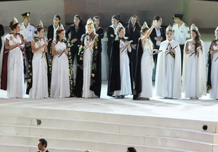 Durante el escrutinio hubo diferentes reacciones. Miralas.