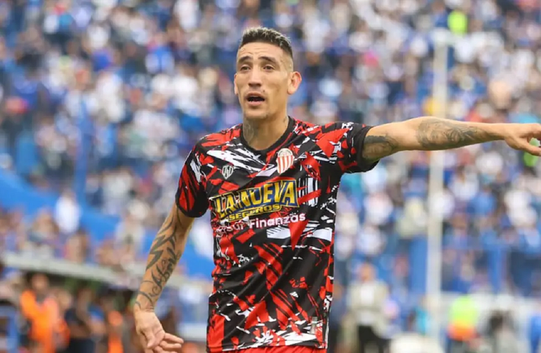 El último antecedente de Centurión fue en Barracas Central Foto: Archivo