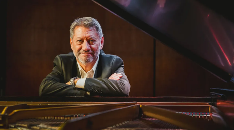 Espectáculos del día viernes. Espectáculos del día viernes.