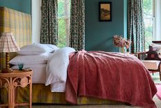 El tartán, estampado tradicional que antes se reservaba para casas de campo y refugios de invierno, está de regreso. Créditos: Greenrow