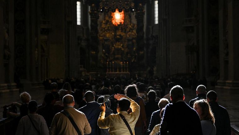 El papa Francisco ha muerto y el mundo lo despide. Foto: EFE