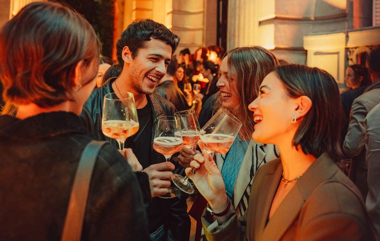 Ríete con amigos. Ríete con amigos.