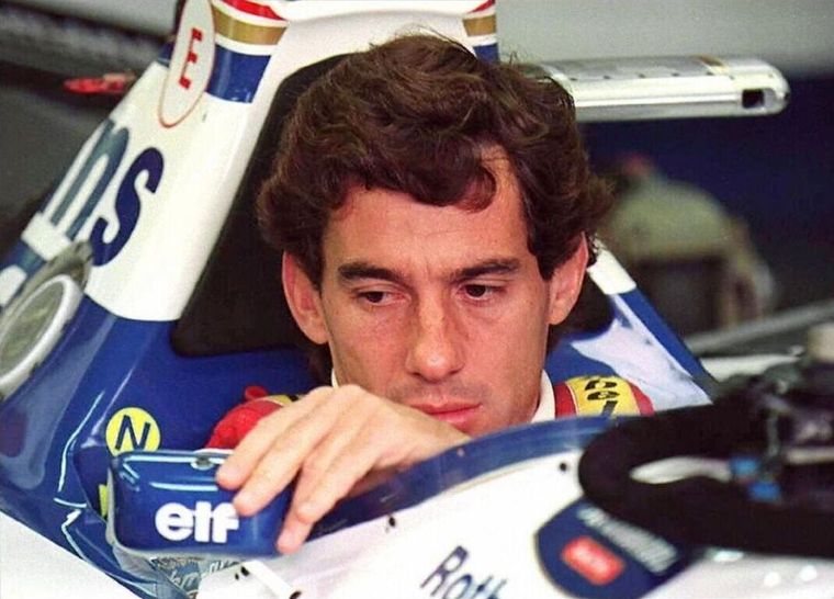 El accidente de Ayrton Senna en Imola redefinió los estándares de seguridad en la Fórmula 1. El accidente de Ayrton Senna en Imola redefinió los estándares de seguridad en la Fórmula 1.