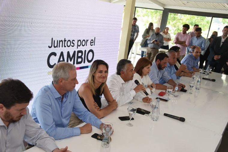 Foto: Twitter Alfredo Cornejo