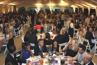 MDZol | La cena solidaria, en ediciones anteriores. Este año podés participar en forma virtual.