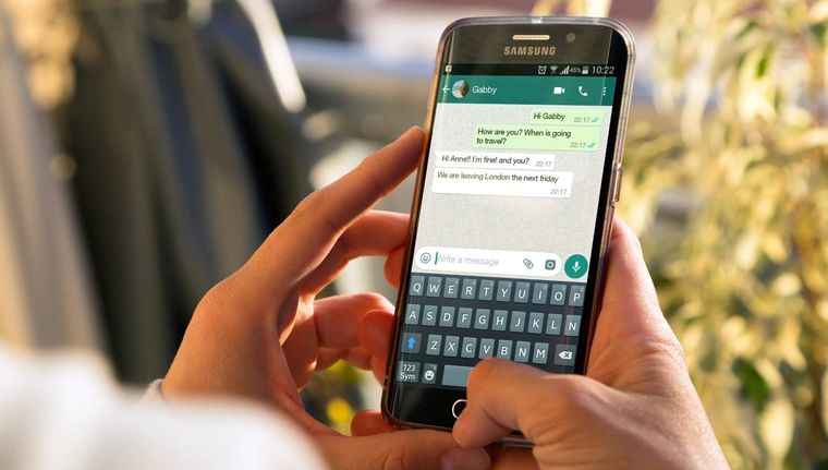 Los tips para cambiar el color de las letras en WhatsApp (Shutterstock).