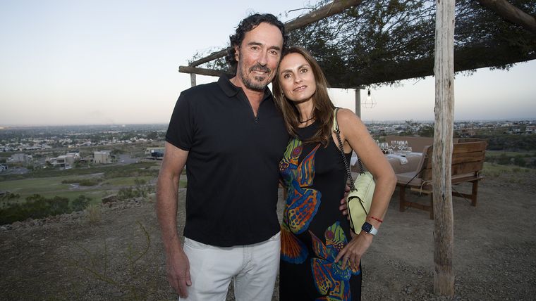 Carlos Arroyo y Emiliana Acosta, anfitriones de la velada. Carlos Arroyo y Emiliana Acosta, anfitriones de la velada.