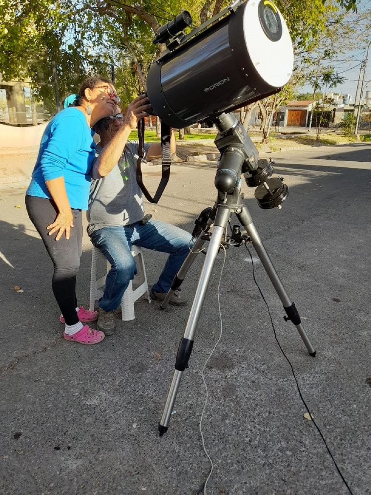 Jesús es un apasionado por la observación del cielo