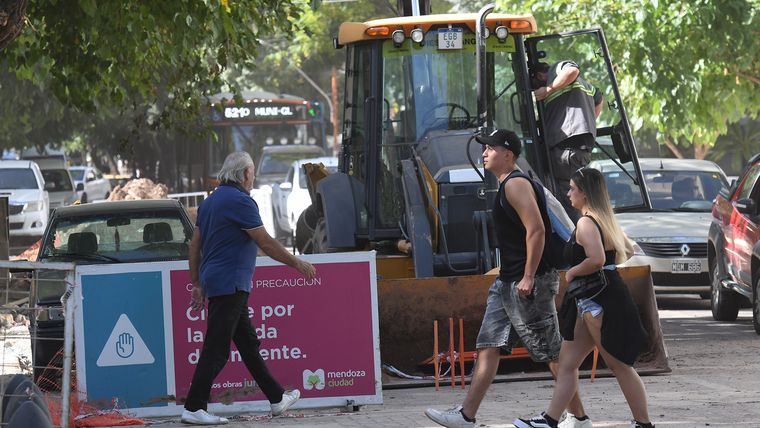 Obras en la calle Sarmiento y 25 de Mayo.&nbsp;