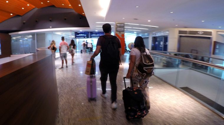 Movimiento en El Plumerillo, el cuarto aeropuerto nacional. Foto: ALF PONCE MERCADO / MDZ