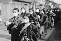 Pasó a la historia como gripe española por la atención que se le dio en los medios de ese país, que no estaban sometidos a la fuerte censura de los de los países que participaban en la guerra.