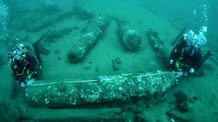 El buque Gloucester fue descubierto 340 años después de su hundimiento después de que buzos detectaran uno de sus cañones en el fondo del mar. Foto: NORFOLK HISTORIC SHIPWRECKS / PA